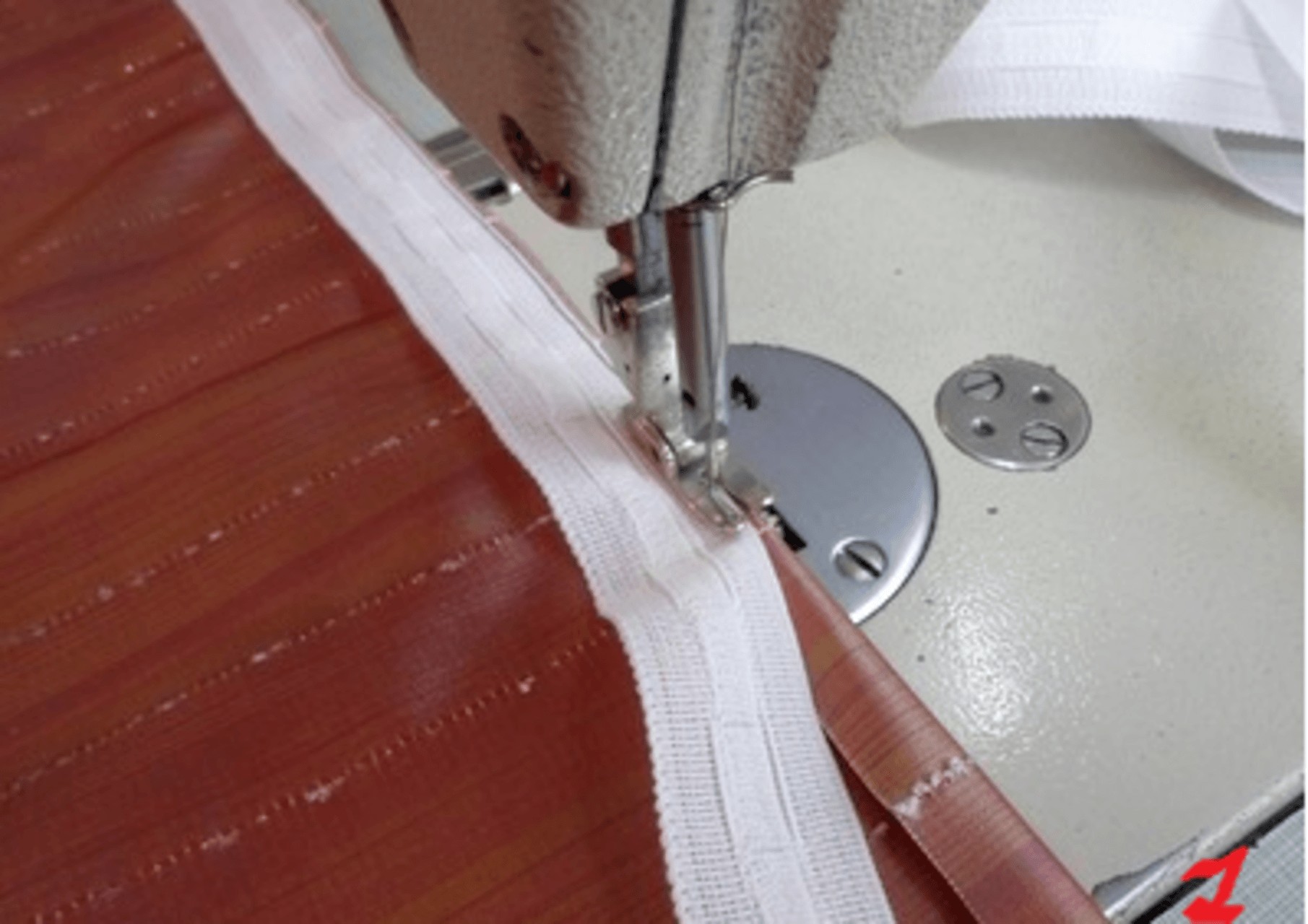 Прованс: Затишок своїми руками Легкі штори для дачі в стилі Прованс, зроблені своїми руками, надають затишку.