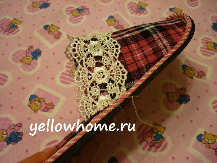 Стрази на тапочках: сяйво Ідеї для домашніх тапочок: використовуємо стрази для створення блискучого декору