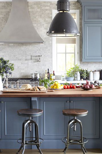 Довговічність кухонної стільниці Сучасна кухонна стільниця з композитного матеріалу: поради щодо встановлення та догляду