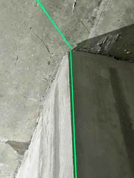 Контроль якості робіт Контроль технічним спеціалістом прямих кутів стін після оштукатурювання