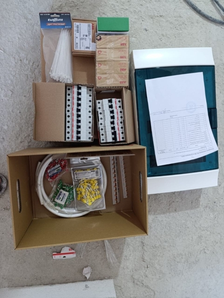 Матеріали для електрики Матеріали для чорнової електрики: кабелі, підрозетники, автоматичні вимикачі