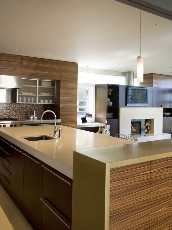 Компактна кухня 2026 Сучасний дизайн кухні 2026: кухня для маленької квартири з компактним плануванням.