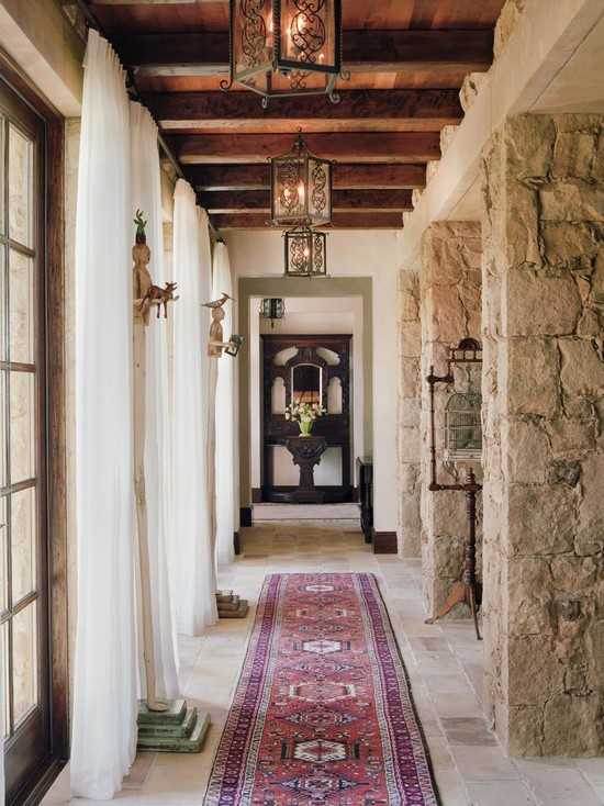 Камінь у дизайні лофт Кам'яна колона в інтер'єрі: стильний акцент для зонування простору у стилі лофт.