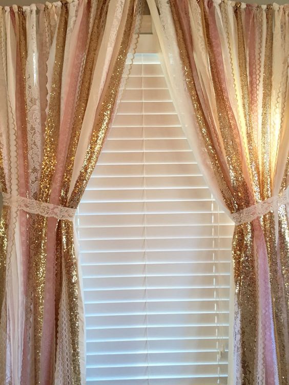 Затишна корзинка з ниток Хенд-мейд декор для дому: плетена корзинка з ниток та помпонів, затишний елемент