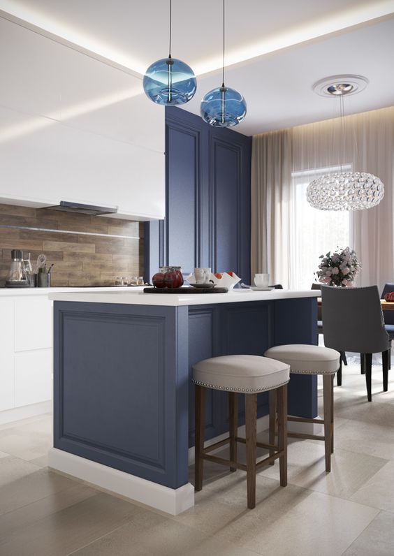 Кремове тепло дерева Кремова кухня з акцентами з натурального дерева, що додають тепла та природності.