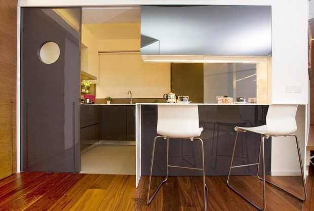 Функціональність і затишок Мінімалізм 2026: дизайн квартири з акцентом на функціональність та непряме освітлення для затишку.