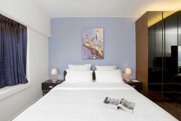 Світла гармонія мінімалізму Мінімалізм 2026: гармонійний простір квартири з використанням світлих кольорів і натуральних матеріалів.