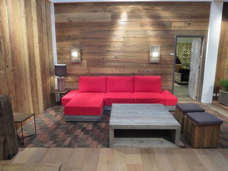 Бюджетний ремонт 2026: обираємо ламінат правильно + декор — Ламінат на стіну 2026