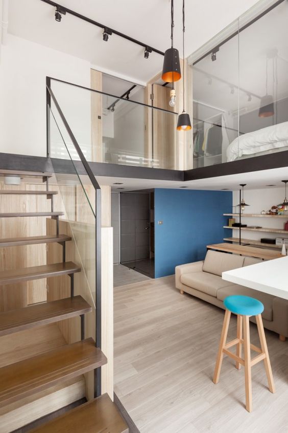 Доступні дерев'яні сходи Бюджетні рішення для дерев'яних сходів, що не компрометують стиль та довговічність.