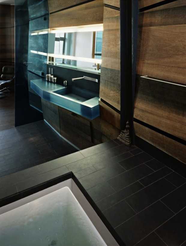 Природне світло Дизайн квартири Нью-Йорк 2026: дерев'яні стіни та великі вікна для природного освітлення.