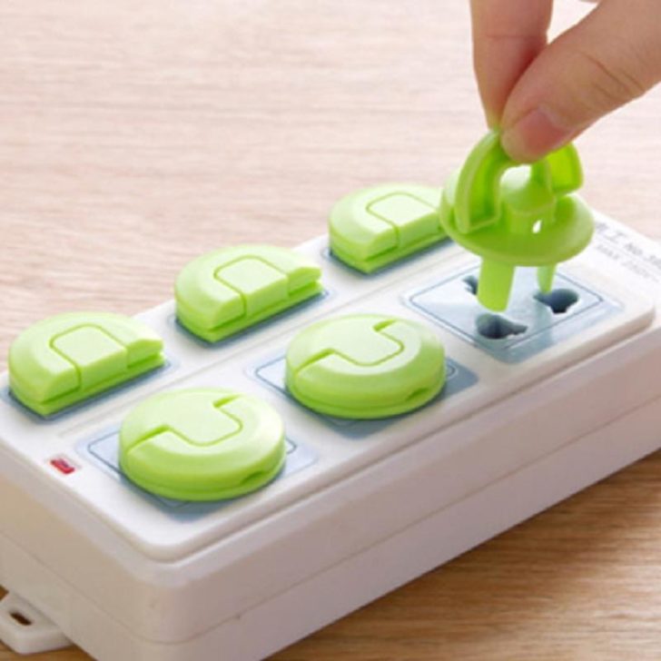 Солодкі сни малюка Люстра в інтер'єрі дитячої кімнати: м'яке світло для новонароджених та спокійного сну.