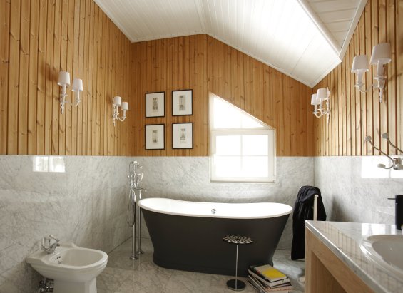 Затишний санвузол на дачі Інтер'єр маленького дачного будинку з оптимізованим простором для комфортного санвузла в 2026 році