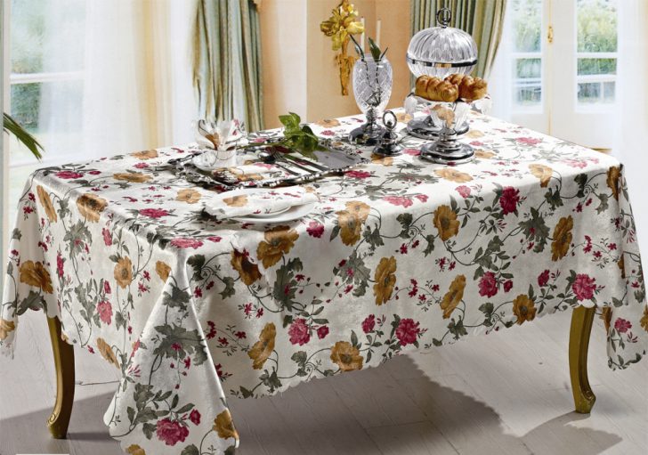 Гармонія кольорів 2026 Кольорова скатертина, що поєднується з кольором стін та декору в кімнаті у 2026