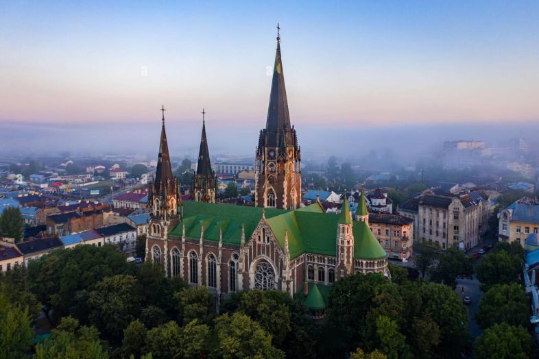 Скарб Львова: Вірменська Церква – Коли Історія Дихає Мистецтвом!