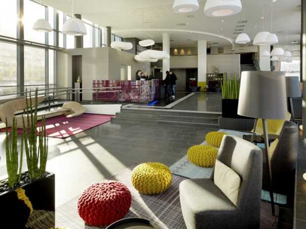 Куточок з каміном Скандинавський готель Ofotfjorden: затишний куточок з каміном та видом на фіорд (2026).