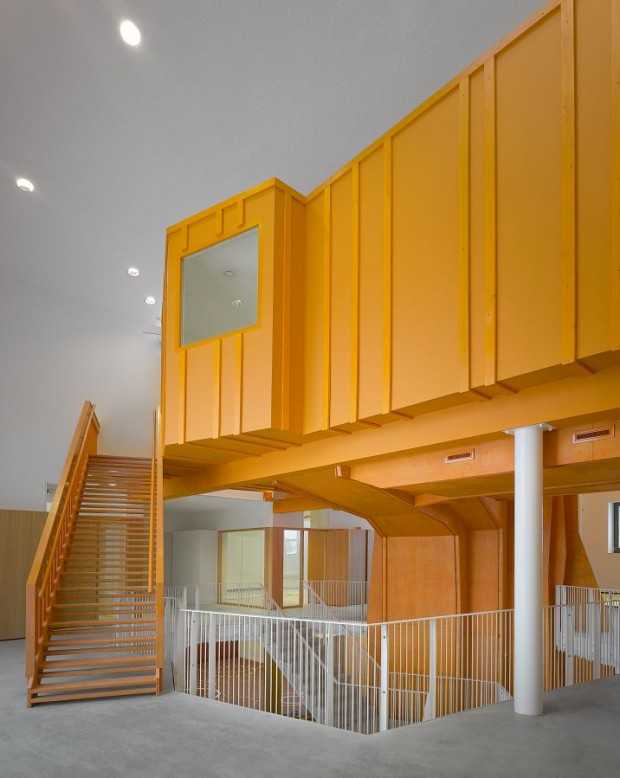 Елегантний простір Елегантний дизайн громадського центру, приклад архітектури Нідерландів.