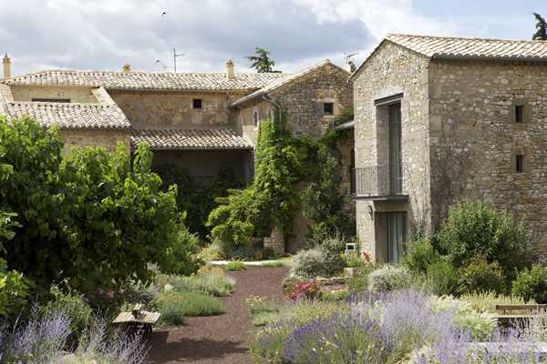 Відпочинок у стилі Прованс Інтер'єр Maison d'Ulyss: відпочинок у гостьовому будинку у сільському стилі на півдні Франції.