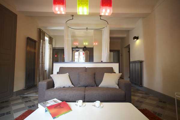 Деталі Провансу Деталі декору: старовинний фермерський будинок Maison d'Ulyss, гостьовий будинок у Провансі.