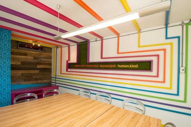 Функціональність та стиль Функціональний та стильний дизайн офісу Human.Kind, адаптований під потреби рекламного агентства у 2026 році.