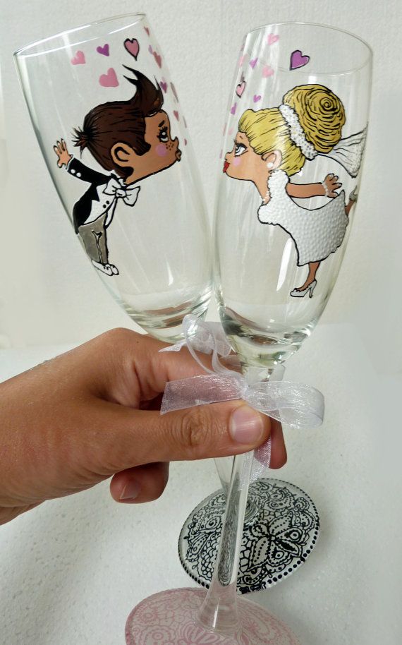 Витончений акриловий розпис білою фарбою на весільних келихах ручної роботи для 2026