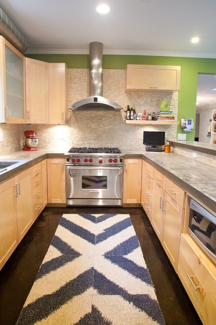 Лінійна кухня: економія простору Варіанти розміщення меблів на кухні: лінійне планування для невеликих приміщень, економія місця.