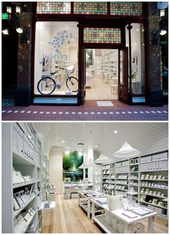 Світлі вітражі в магазині Білосніжний інтер'єр з красивими вітражами: ідеї для освітлення меблевого магазину