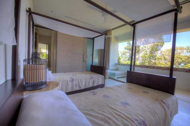 Відпочинок з видом Відпочинок на балконі готелю Celadon Villa з видом на острови в сучасному готелі 2026.