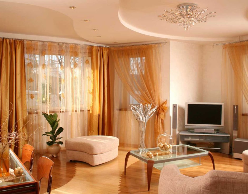 Персикова спальня мрії Інтер'єр спальні з персиковими шпалерами та акцентною стіною за ліжком