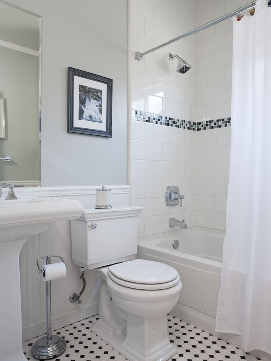 Кольоровий мікс у ванній Комбінування плитки різних кольорів для створення унікального дизайну ванної кімнати