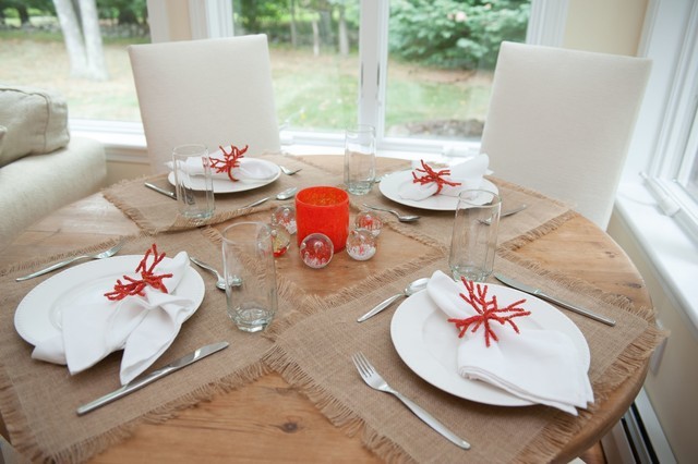 Лезо до тарілки! Сервірування столу: правильне розташування ножа лезом до тарілки згідно правил етикету