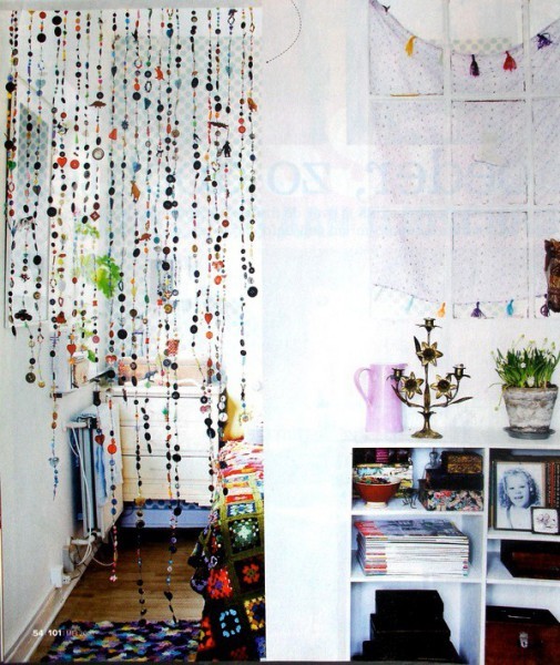 Інтер'єрна гірлянда 2026 Текстильна гірлянда в інтер'єрі. Декор ручної роботи, тренд 2026 року.