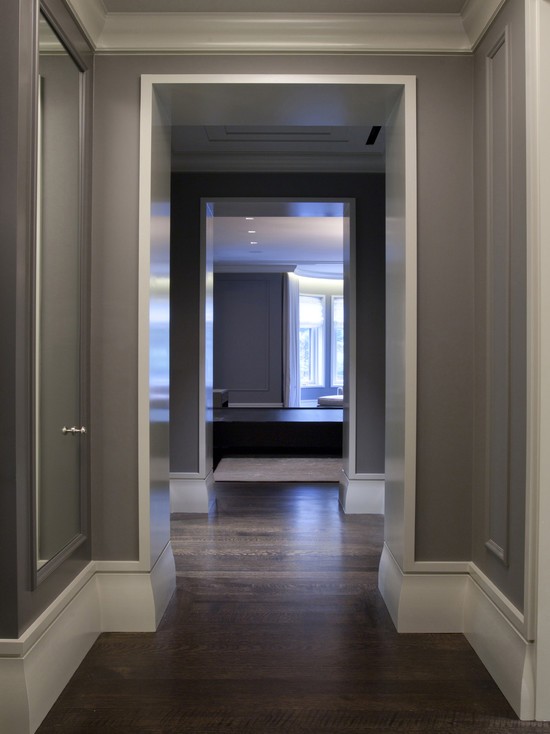 Монохромна сіра гармонія Сучасний монохромний сірий передпокій 2026 з різними відтінками сірого кольору.