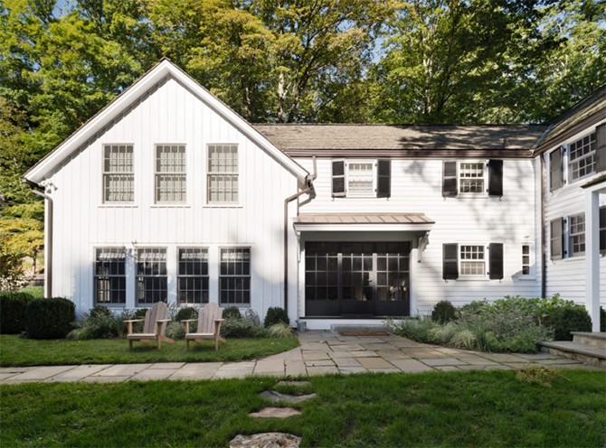 Скандинавський дім мрії Реконструкція фермерського будинку в скандинавському стилі: дизайн інтер'єру 2026 з дерев'яними панелями.