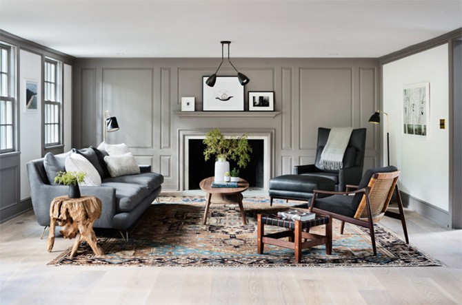 Затишна вітальня Вітальня в реконструйованому будинку: поєднання еклектичного стилю та скандинавського мінімалізму.