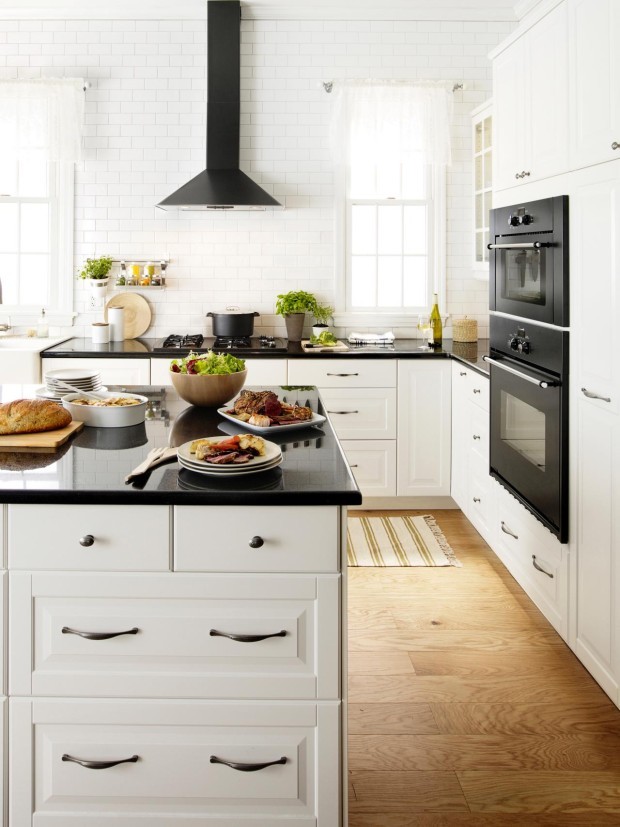 Компактна кухня 2026 Функціональна кухня для невеликої квартири: компактне планування та максимальна ефективність.