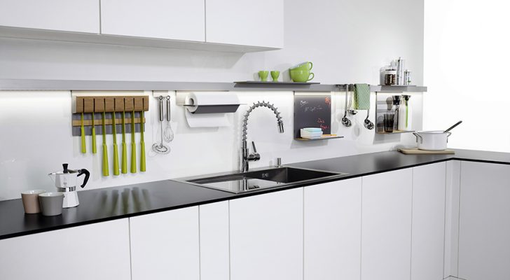 Встановлення де завгодно! Універсальні рейлінги легко встановити в будь-якому зручному місці на вашій кухні для максимальної зручності