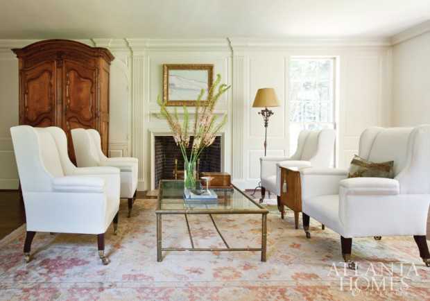 Американський класичний дизайн Американський дизайн: Реставрація класичного будинку з дерев'яними меблями у 2026 році.