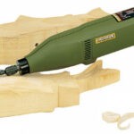 Як обрати ідеальну деревину для різьблення: поради майстра