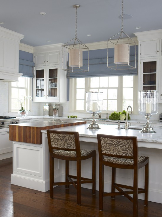 Простір та колір Голубі широкі римські штори на кухні, візуальне збільшення вікна, 2026