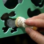 Розпис по склу: креативні ідеї для затишного дому та хобі