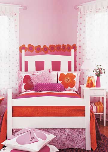 Казкове натхнення Оригінальний дизайн рожевої дитячої кімнати для дівчинки, натхнення казками та пастеллю.