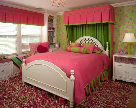 Текстиль та декор Рожева дитяча кімната для дівчинки з акцентом на текстиль та декор, стиль мінімалізм.