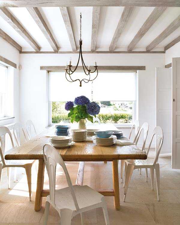 Сучасний сільський стиль Світлий інтер'єр 2026 сільського будинку в Іспанії з сучасними акцентами