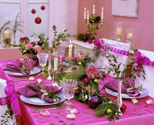 Етикет за столом Правильне розташування тарілок та приборів на святковому столі: етикет сервірування.