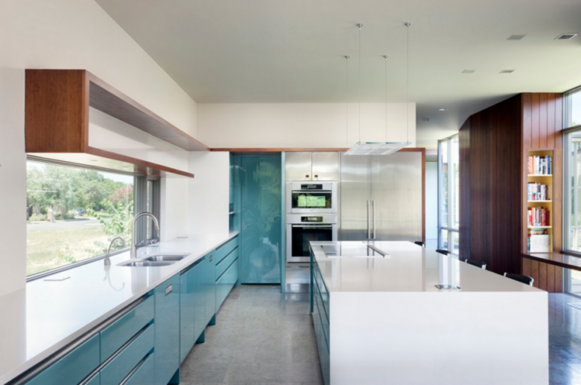 Яскраві кольори кухні Кольорові рішення для кухні 2026: яскраві акценти та поєднання кольорів для створення настрою.