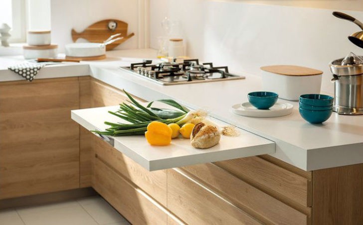 Кухня 2026: МДФ та камінь Сучасна кухня 2026: фасади МДФ, стільниця зі штучного каменю для затишку та довговічності.