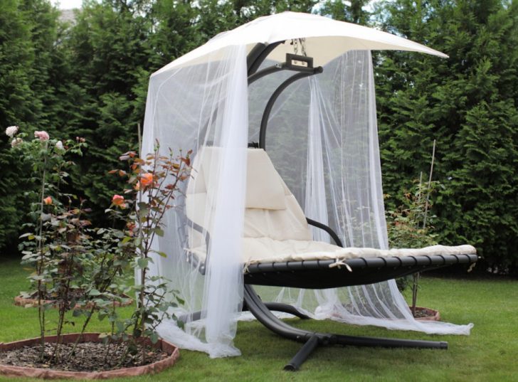 Екологічний стиль Дерев'яні шезлонги та лежаки для дачі: екологічний та стильний вибір для вашого саду.