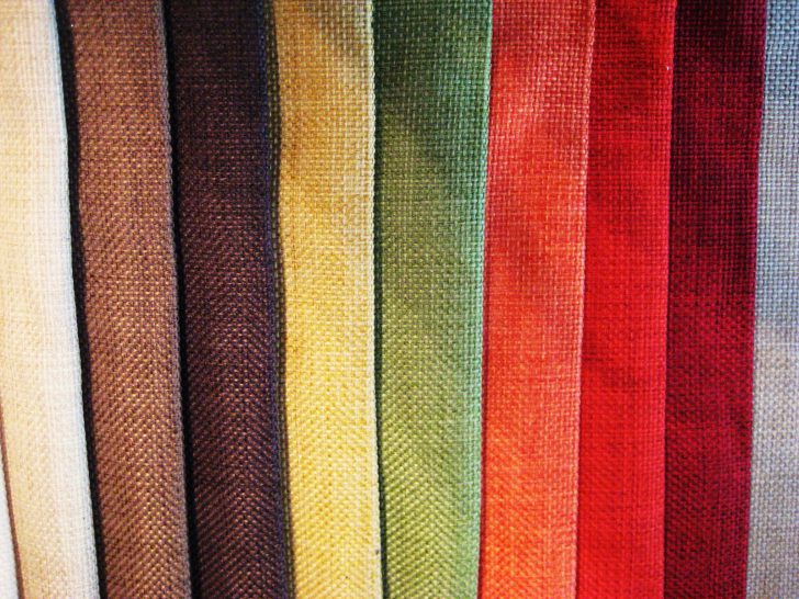 Якість та стиль Стильні шезлонги та лежаки для дачі, виготовлені з якісних матеріалів для довговічності.