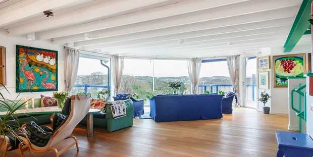 Функціональний кухонний острів Кухонний острів з варильною поверхнею та барними стільцями в скандинавському стилі, дизайн 2026.