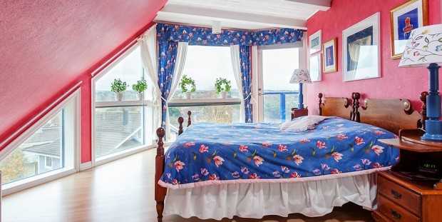 Вид з другого поверху Вид на вітальню та сходи з другого поверху в скандинавському будинку 2026.